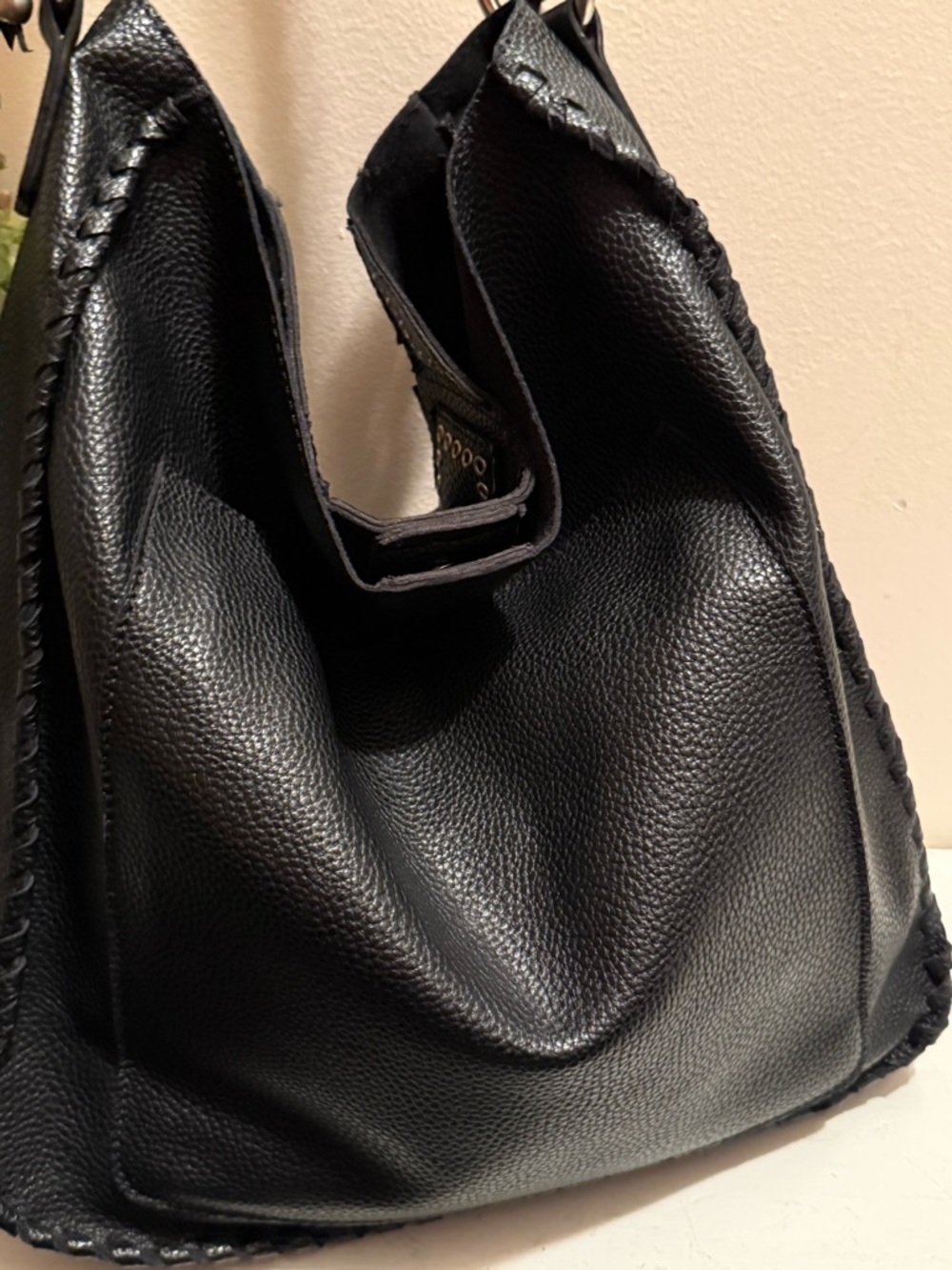 Shiraleah Black Studded Diamond-Pattern Hobo Bag EUC - Picture 2 of 8